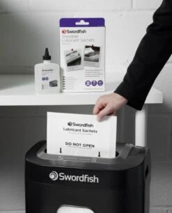 Swordfish Shredder Oil Lubrication Sachets - Suitable For All Paper Shredders (Pack Of 12) Ref 40015 -Household Cleaning Supply Store 41h72ihoimL